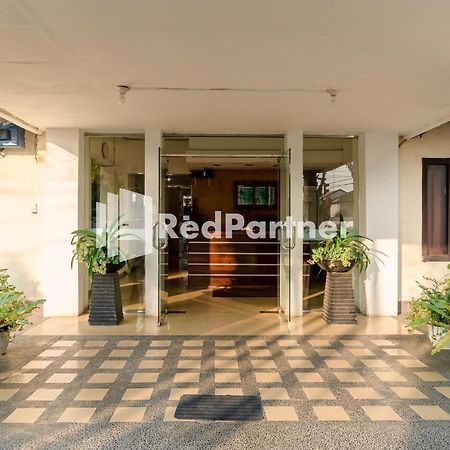 Cherry Pink Hotel Medan Mitra Reddoorz Dış mekan fotoğraf