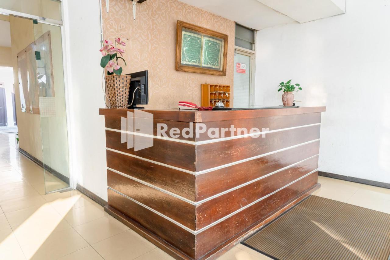 Cherry Pink Hotel Medan Mitra Reddoorz Dış mekan fotoğraf