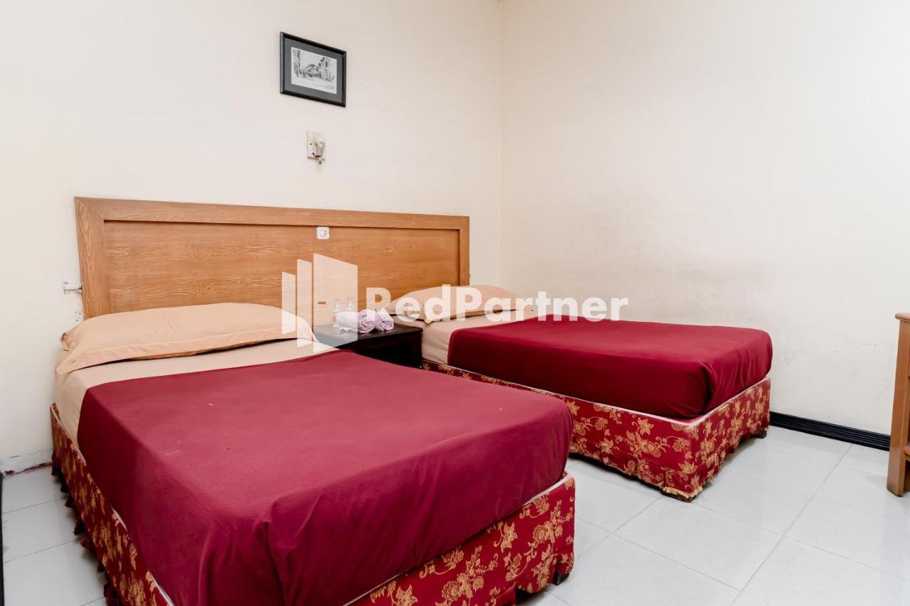 Cherry Pink Hotel Medan Mitra Reddoorz Dış mekan fotoğraf
