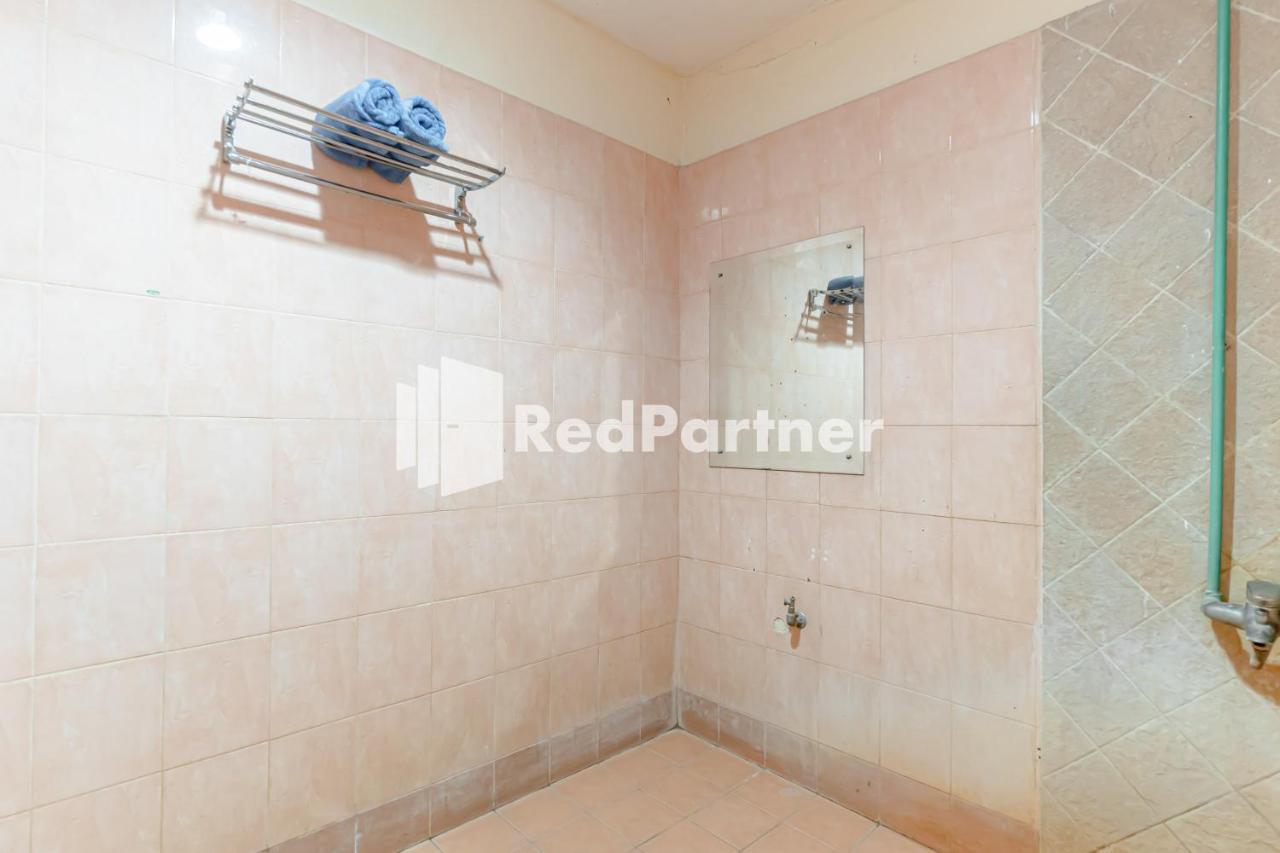 Cherry Pink Hotel Medan Mitra Reddoorz Dış mekan fotoğraf
