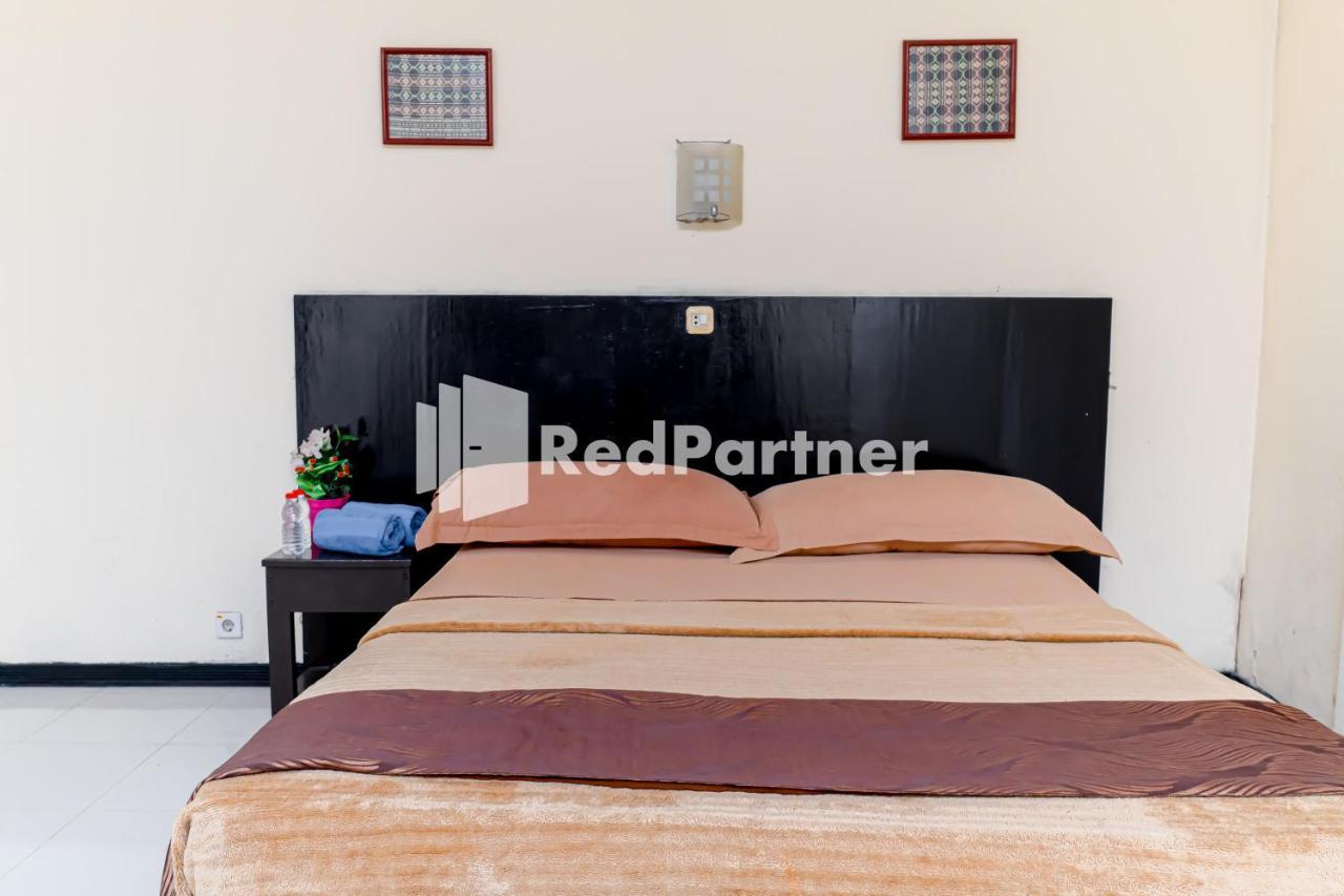 Cherry Pink Hotel Medan Mitra Reddoorz Dış mekan fotoğraf