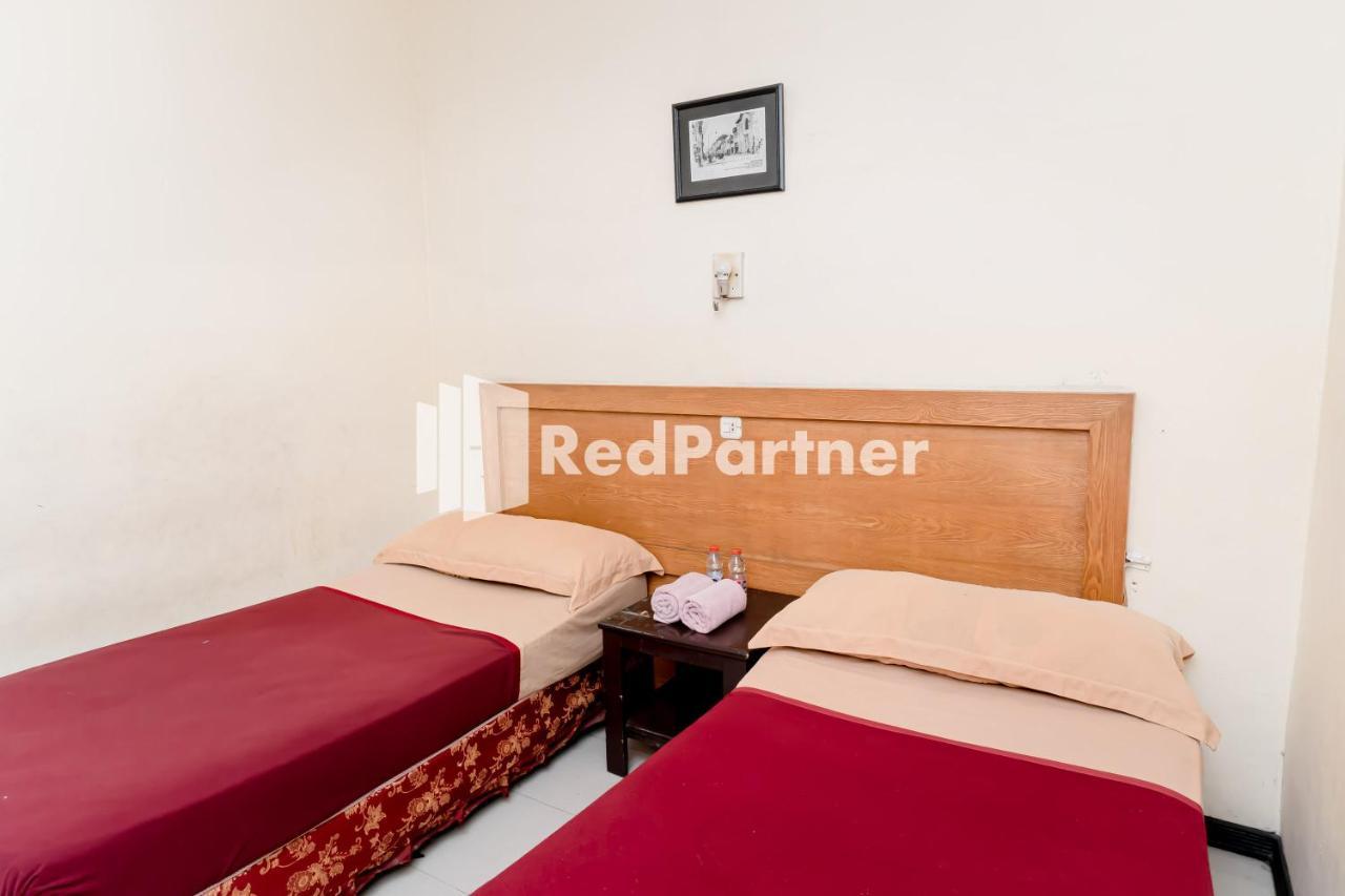 Cherry Pink Hotel Medan Mitra Reddoorz Dış mekan fotoğraf