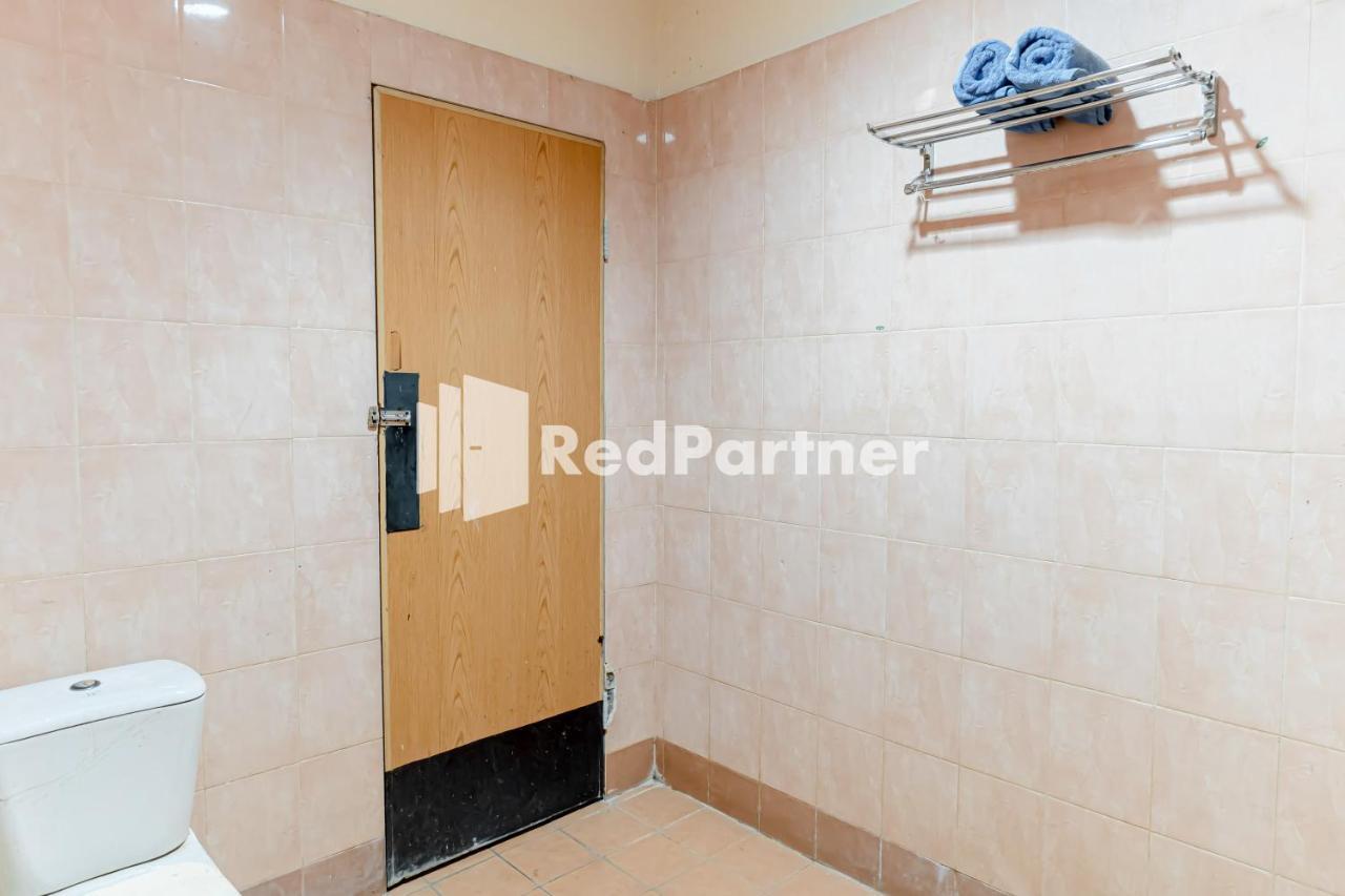 Cherry Pink Hotel Medan Mitra Reddoorz Dış mekan fotoğraf
